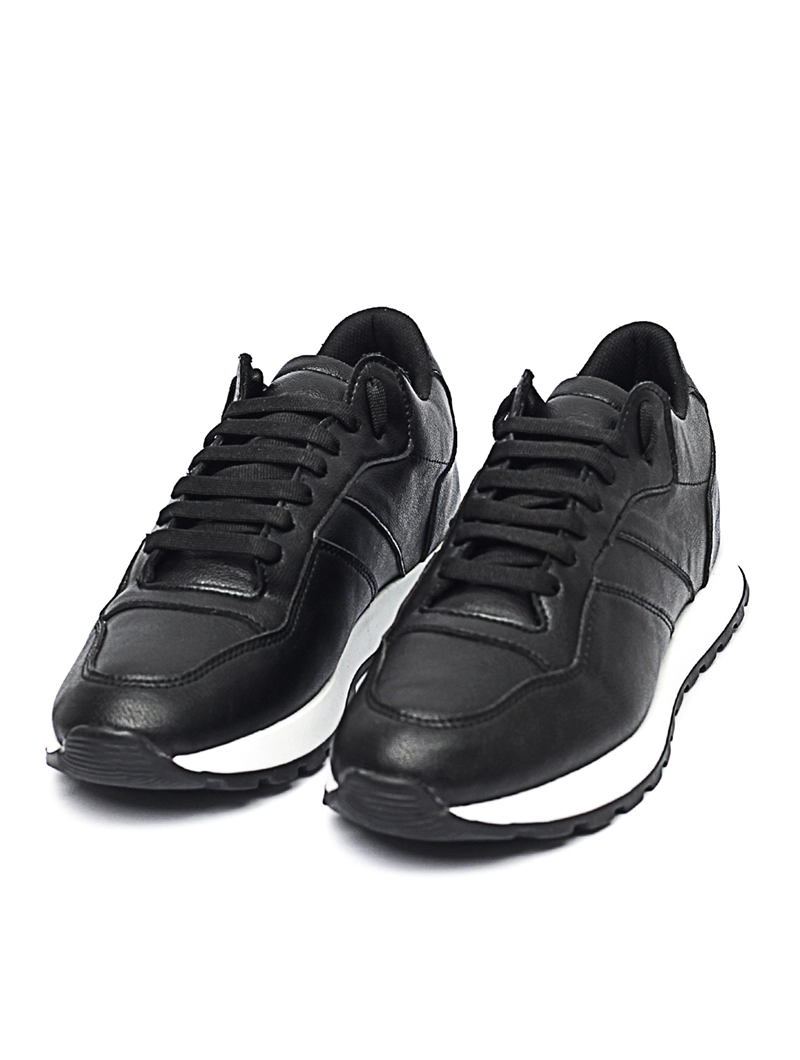 Baskets en simili cuir